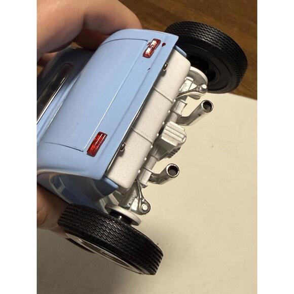 American Muscle 1:18 1934 Ford Newstalgia Street Rod Baby Blue -
